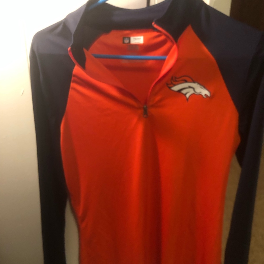 Womens long sleeve zip up athletic shirt. Denver broncos…new with tags